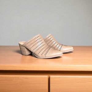 Lauren Conrad LC Block Heel Mules – Size 10